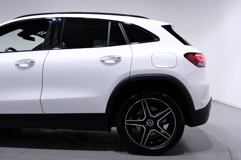 MERCEDES-BENZ GLA 51