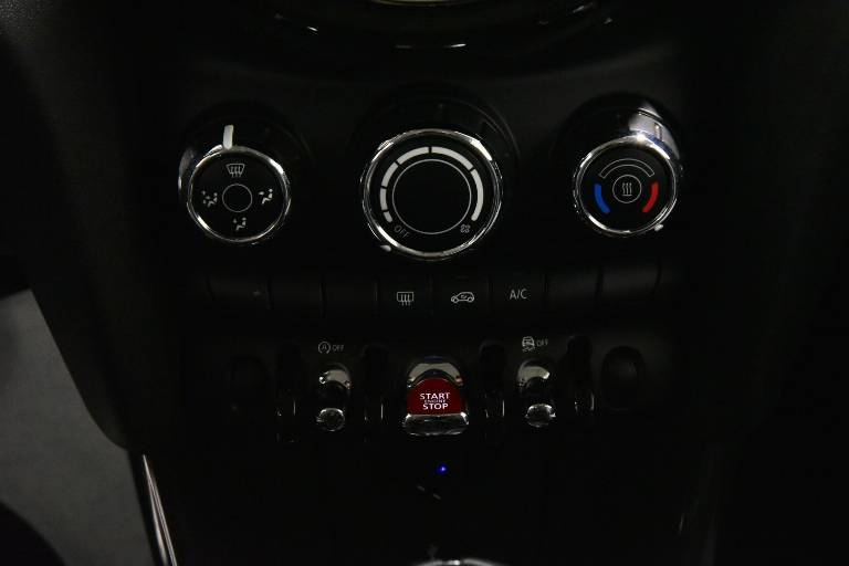 MINI One 11