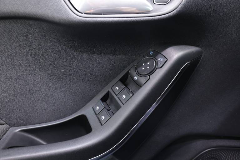 FORD Fiesta 29