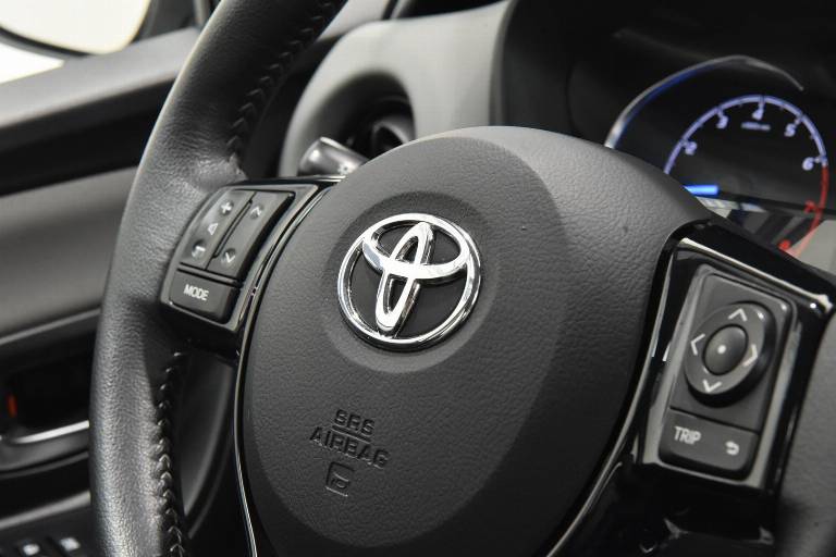 TOYOTA Yaris 30