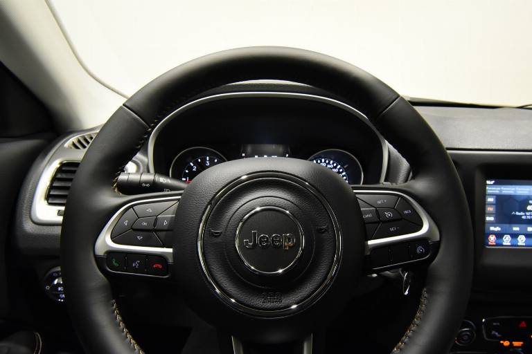 JEEP Compass 26