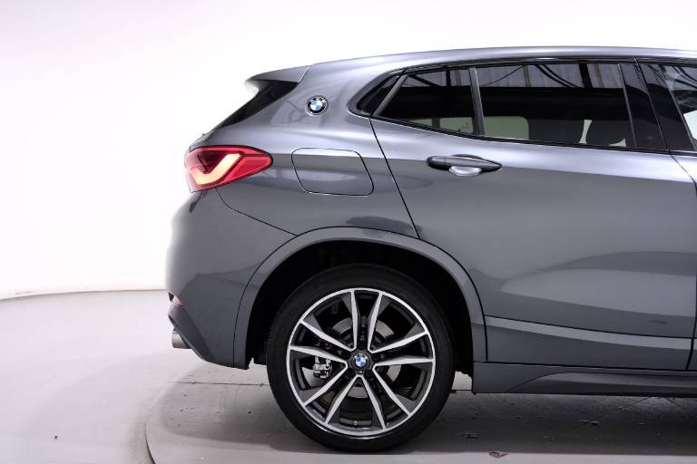 BMW X2 57