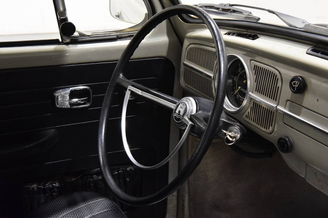 VOLKSWAGEN Maggiolino 26