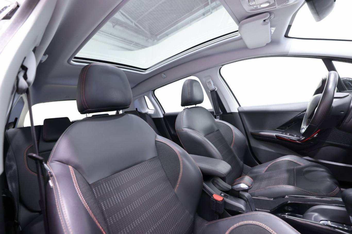 PEUGEOT 2008 46