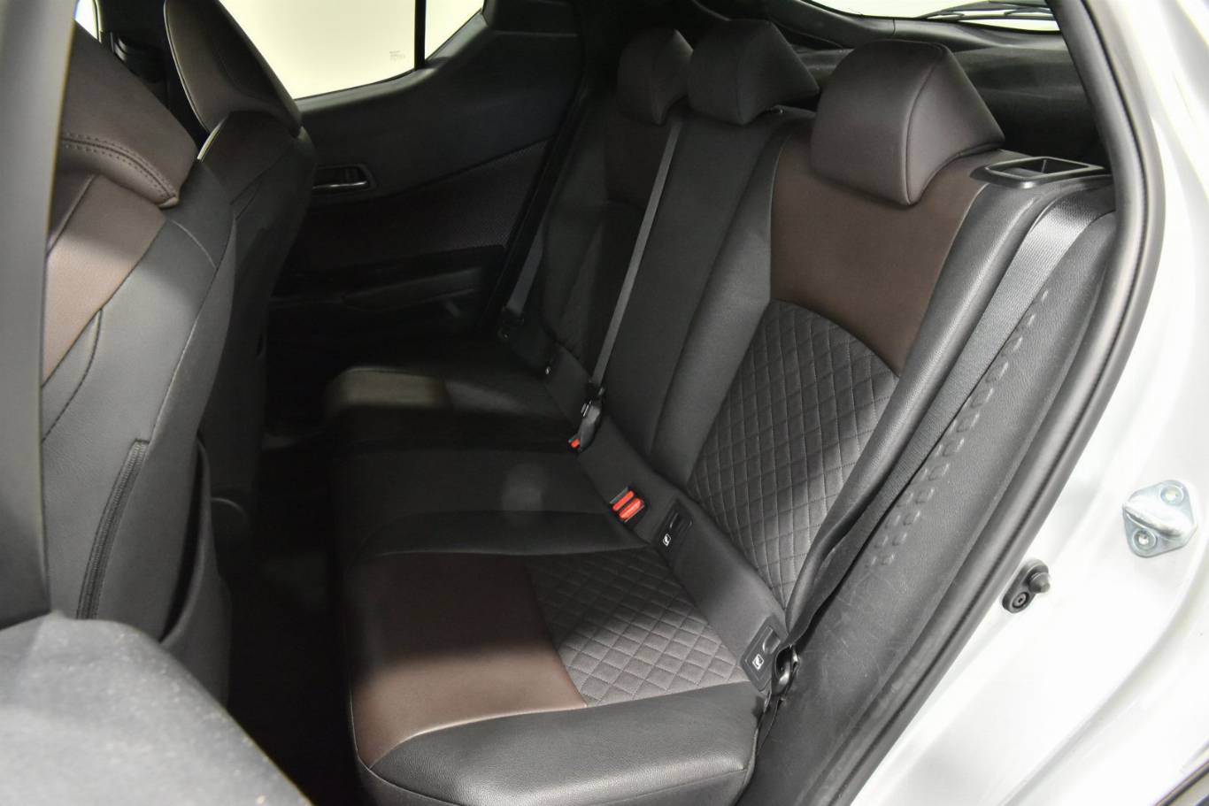 TOYOTA C-HR 19