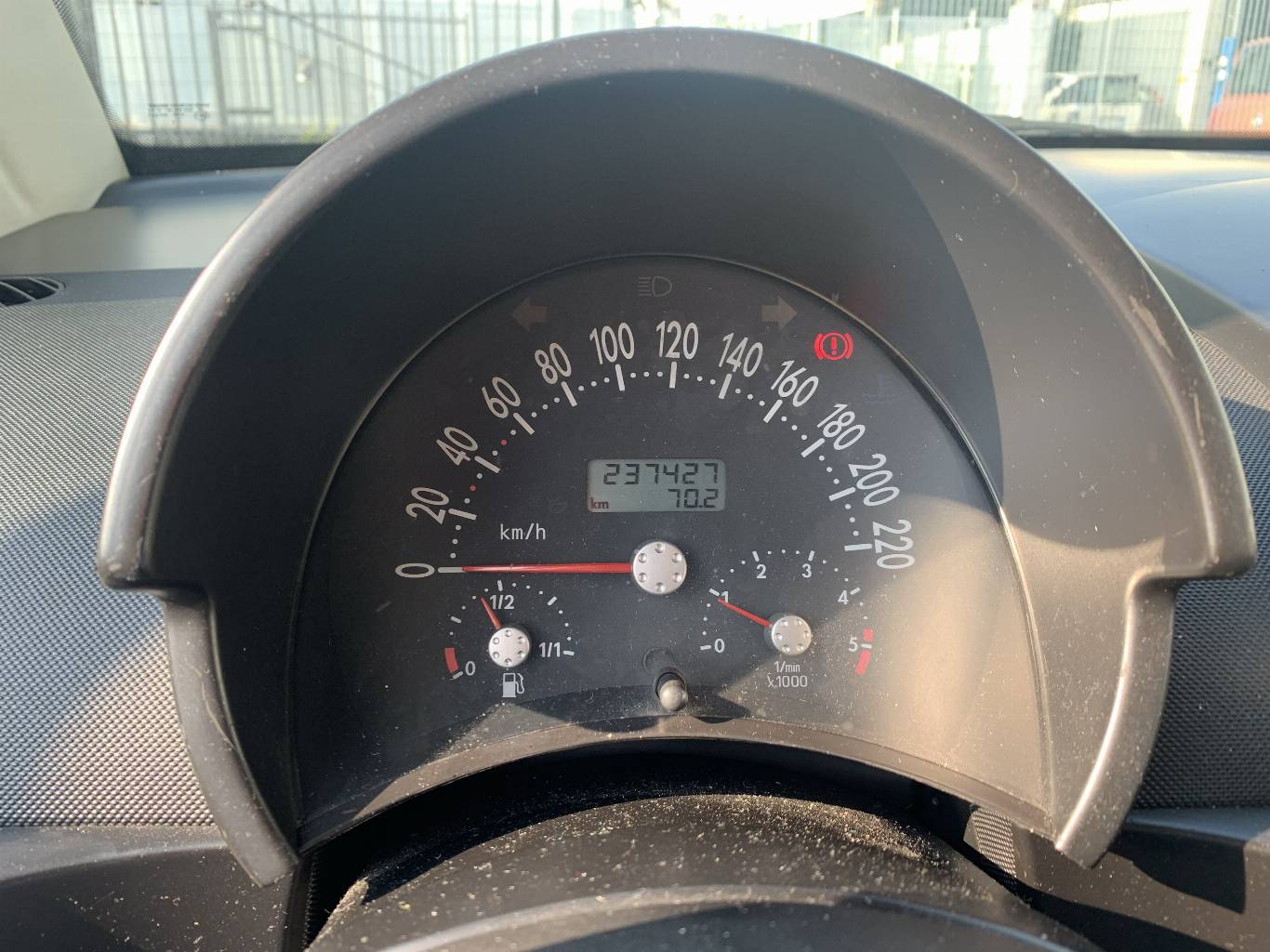 VOLKSWAGEN New Beetle 11