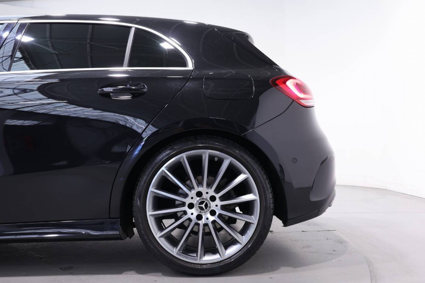 MERCEDES-BENZ A 200 43