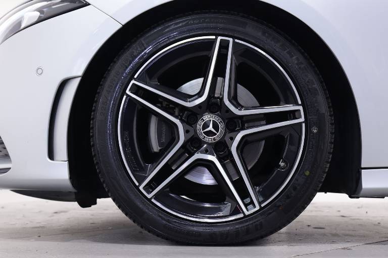 MERCEDES-BENZ Classe A 13