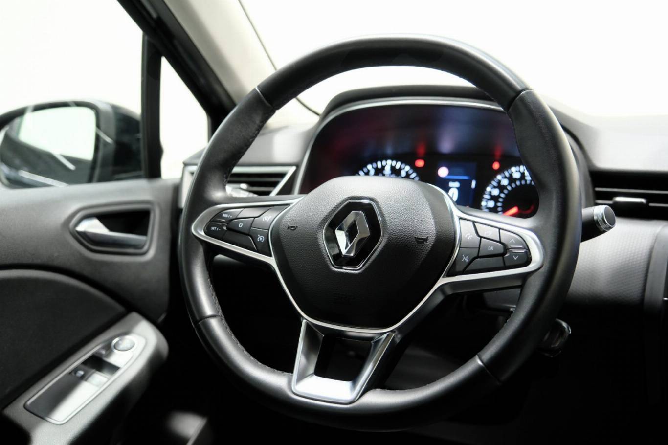 RENAULT Clio 37