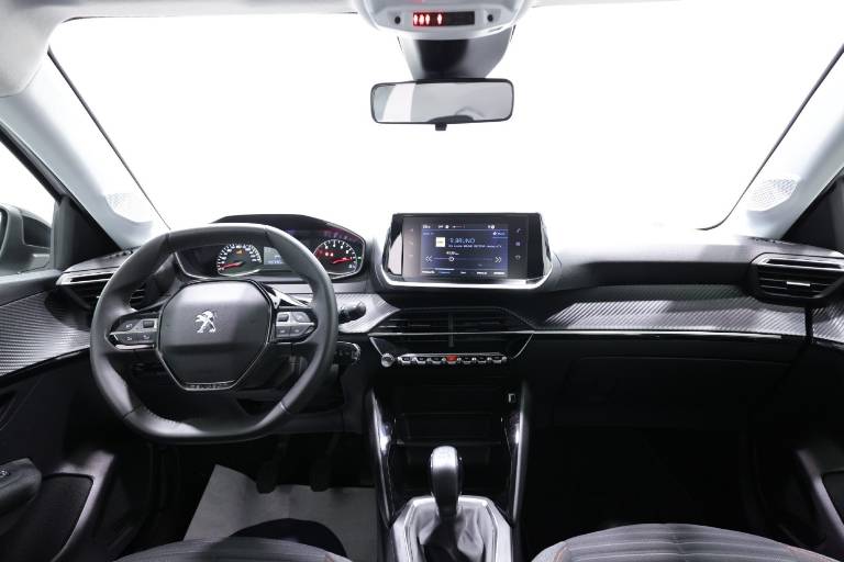 PEUGEOT 208 10