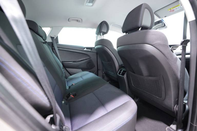 HYUNDAI Tucson 48
