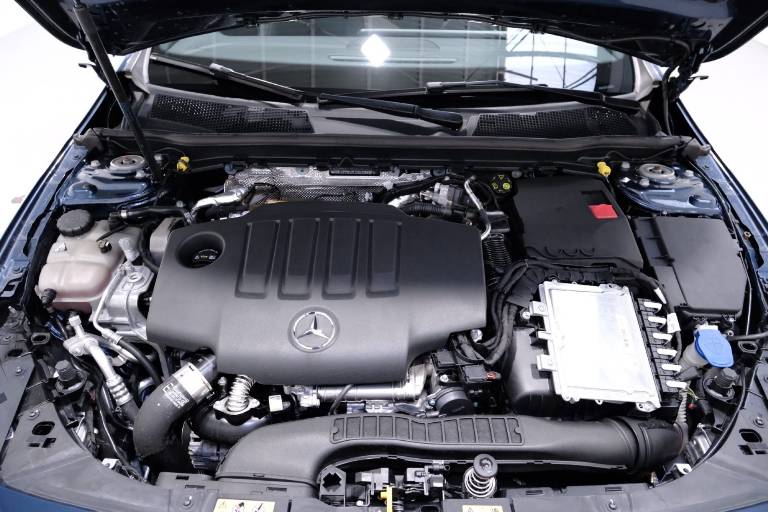 MERCEDES-BENZ A 180 69