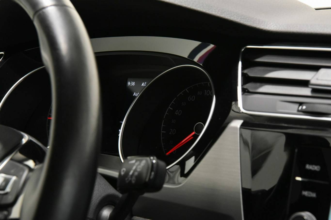 VOLKSWAGEN Touran 39