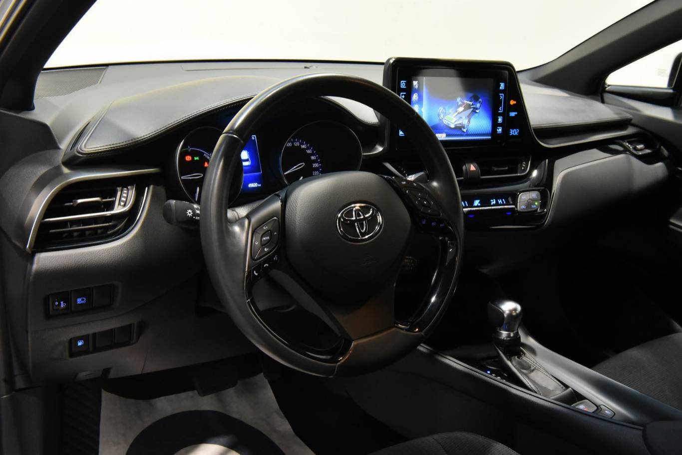 TOYOTA C-HR 3