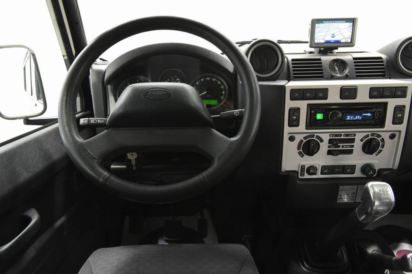 LAND ROVER Defender 21