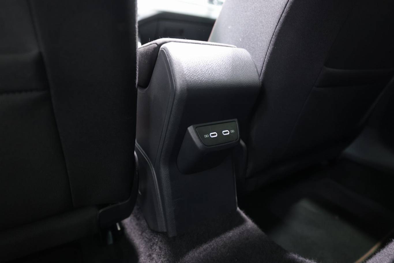 VOLKSWAGEN Polo GTI 37