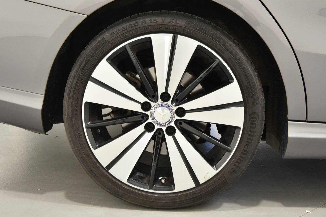 MERCEDES-BENZ CLA 200 27