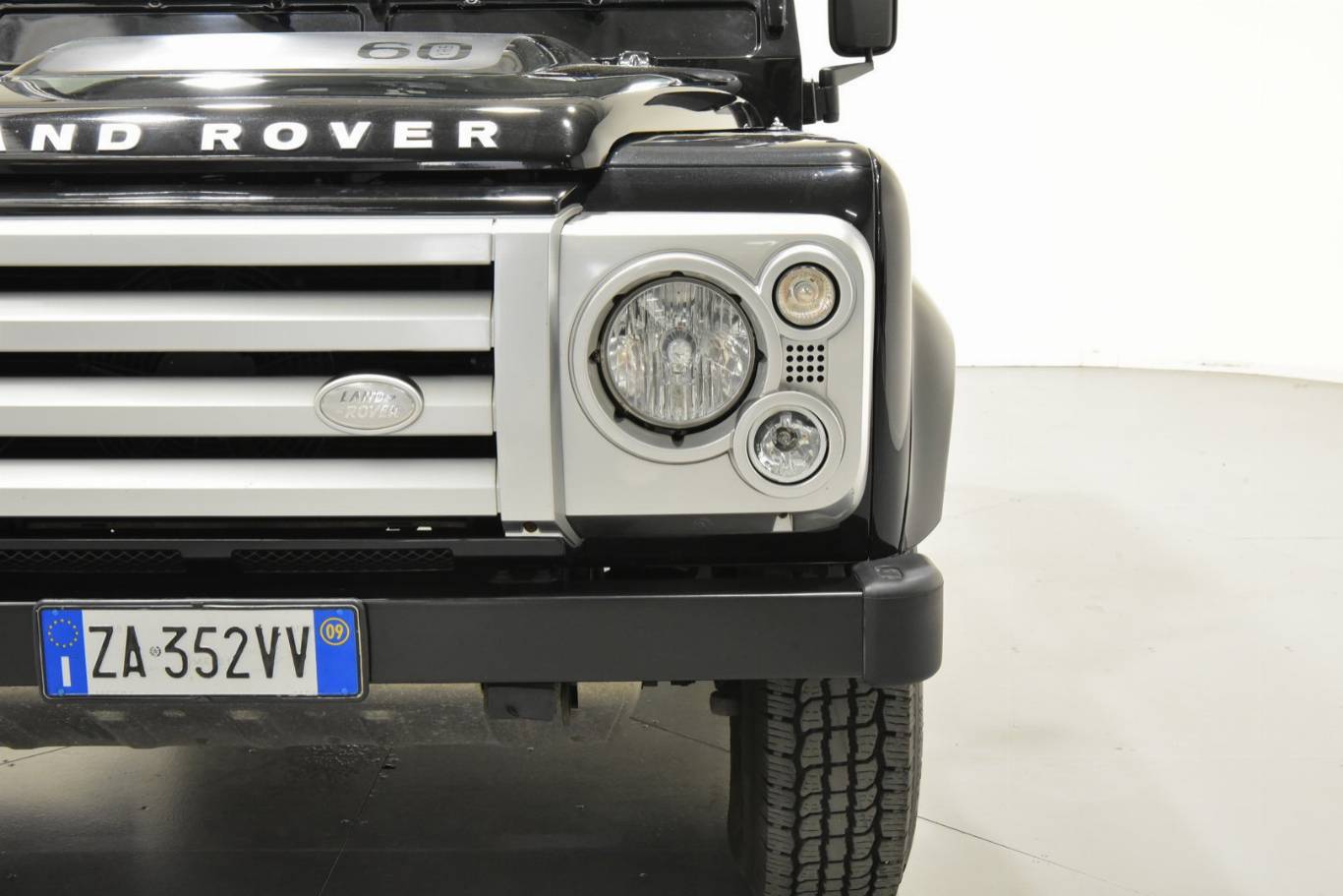 LAND ROVER Defender 72