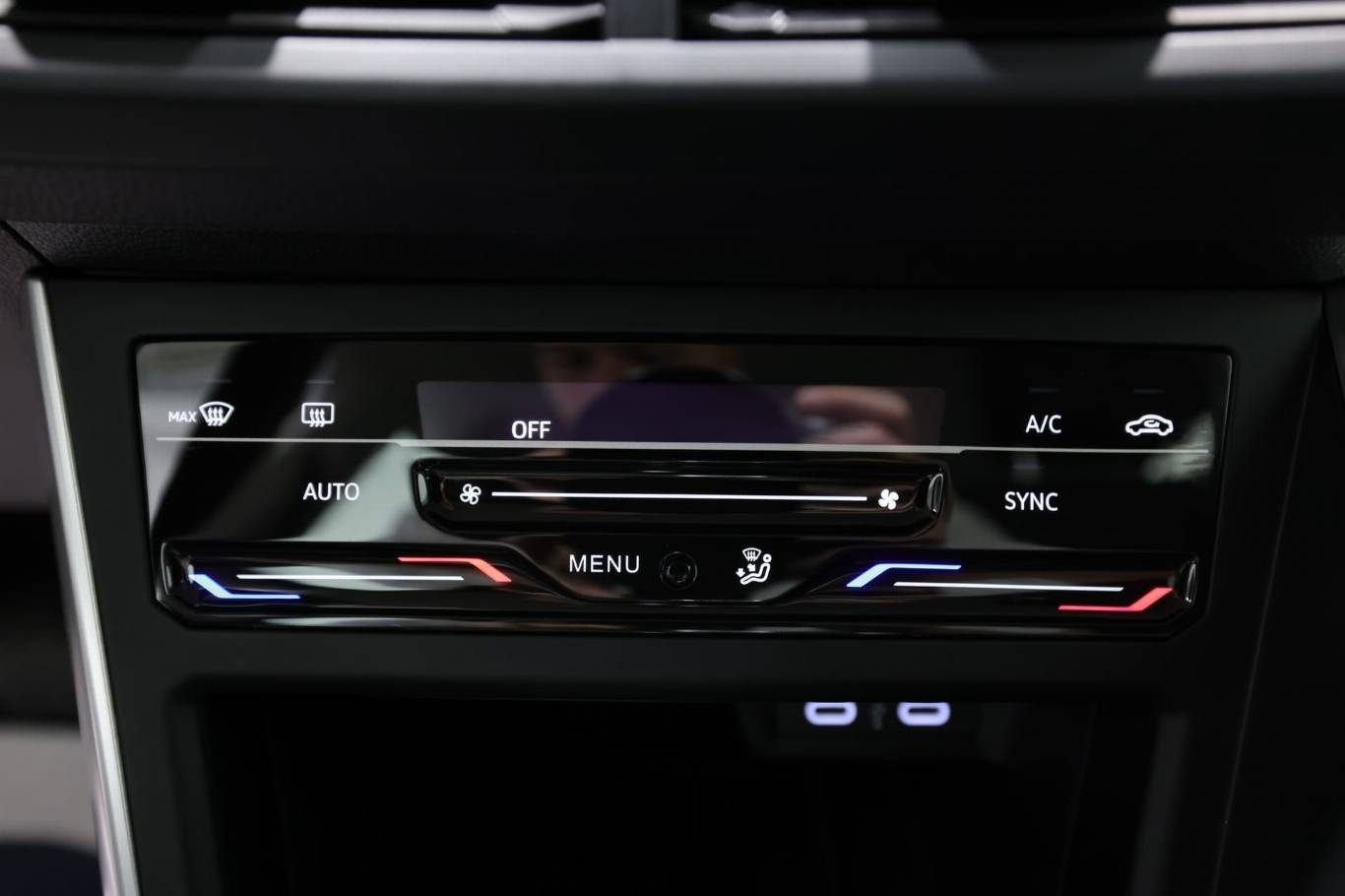 VOLKSWAGEN Polo 24