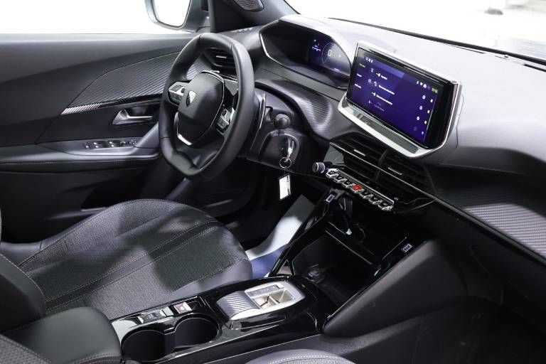 PEUGEOT 2008 41