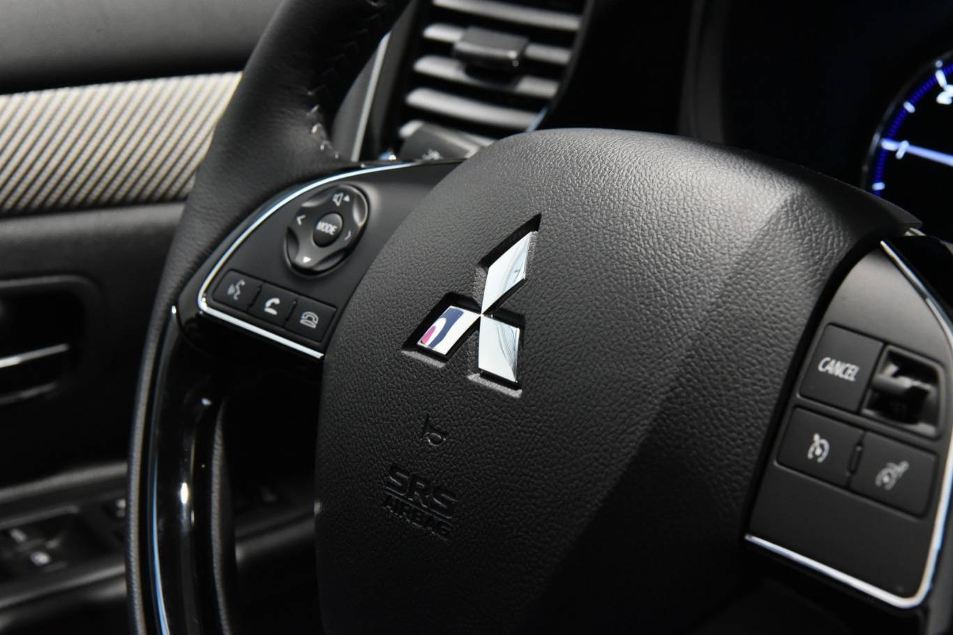 MITSUBISHI Outlander 51