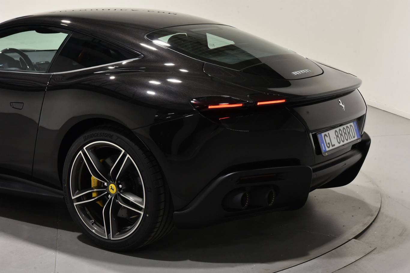 FERRARI Roma 28