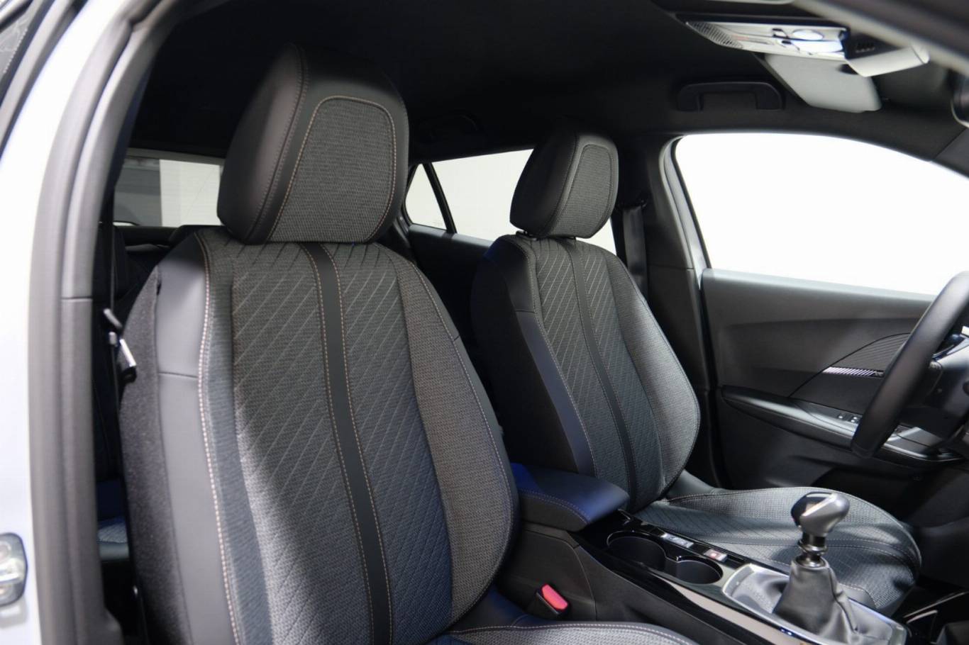 PEUGEOT 2008 48