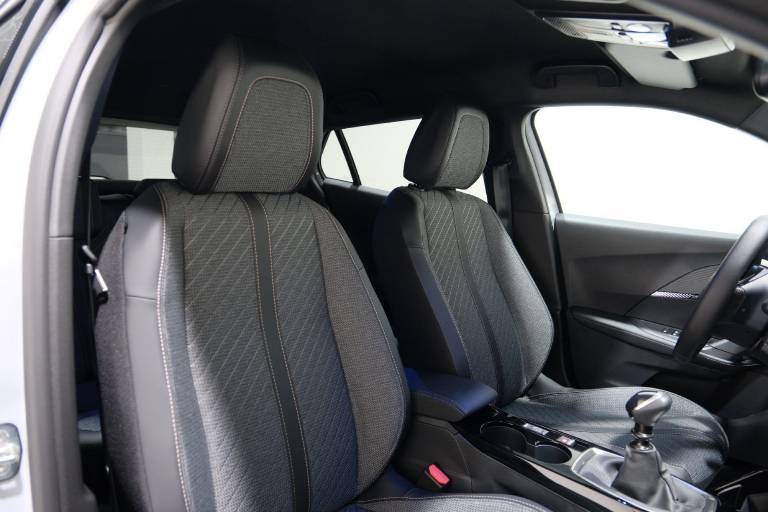 PEUGEOT 2008 48