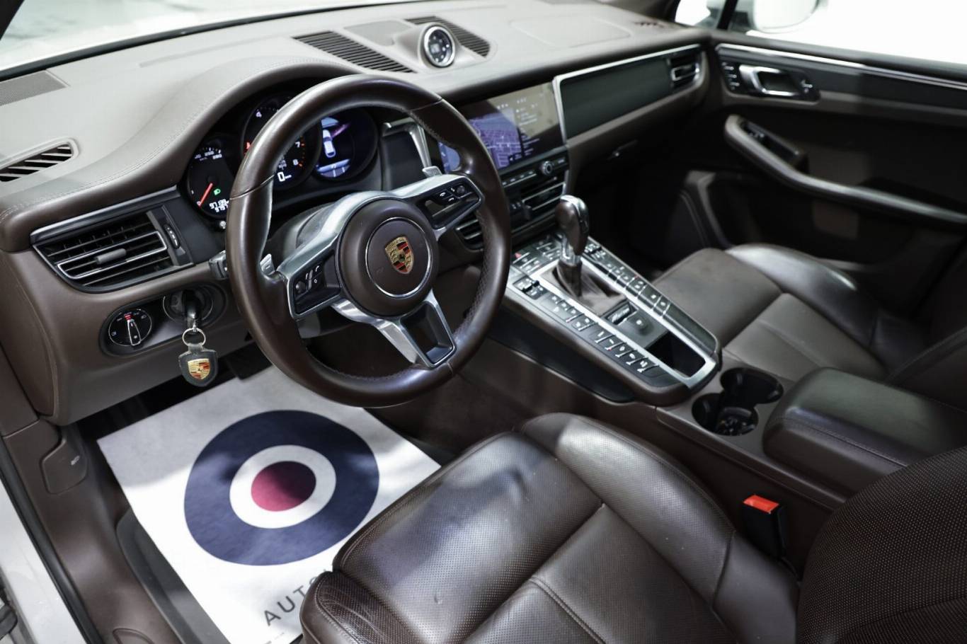 PORSCHE Macan 5