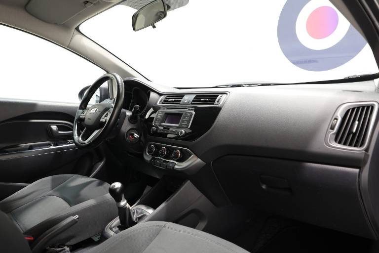 KIA Rio 44