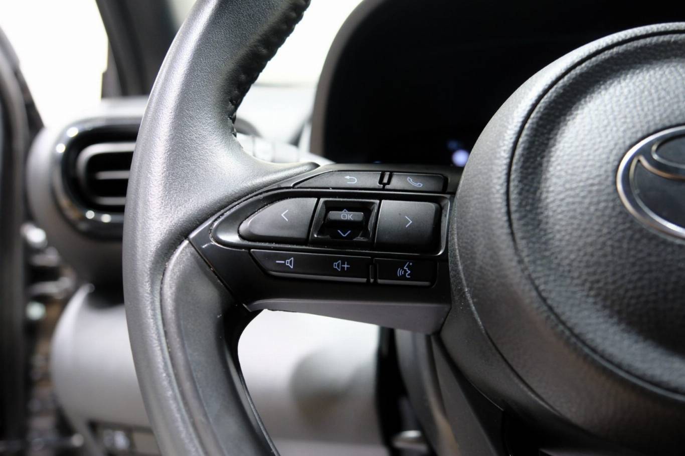 TOYOTA Yaris Cross 22