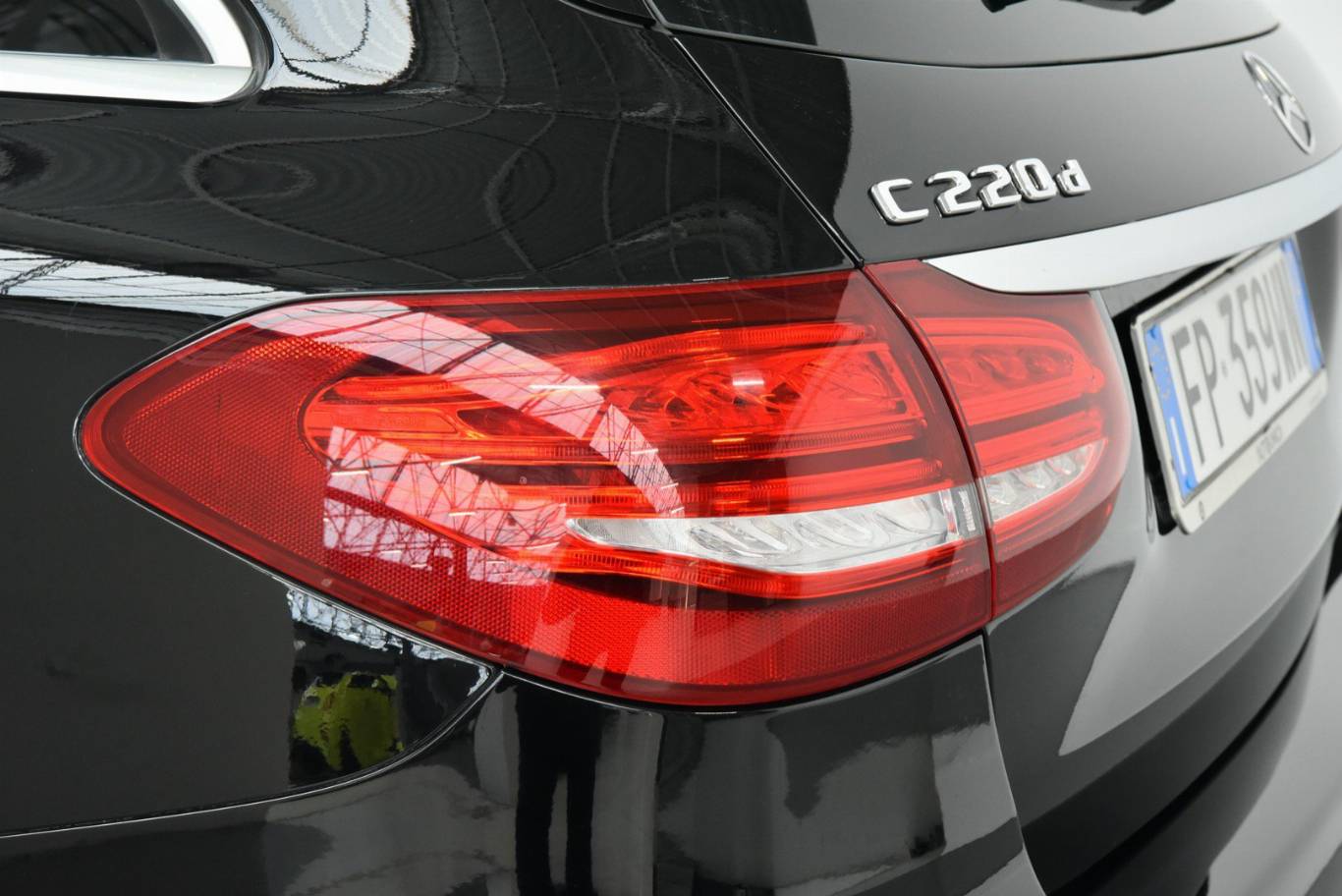 MERCEDES-BENZ C 220 40