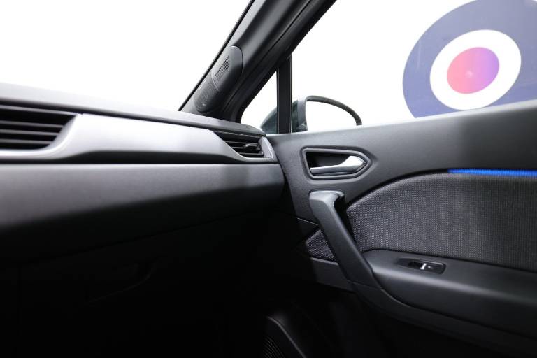 RENAULT Captur 32