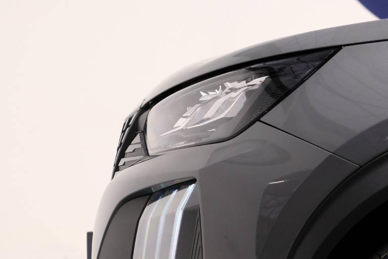 PEUGEOT 2008 19