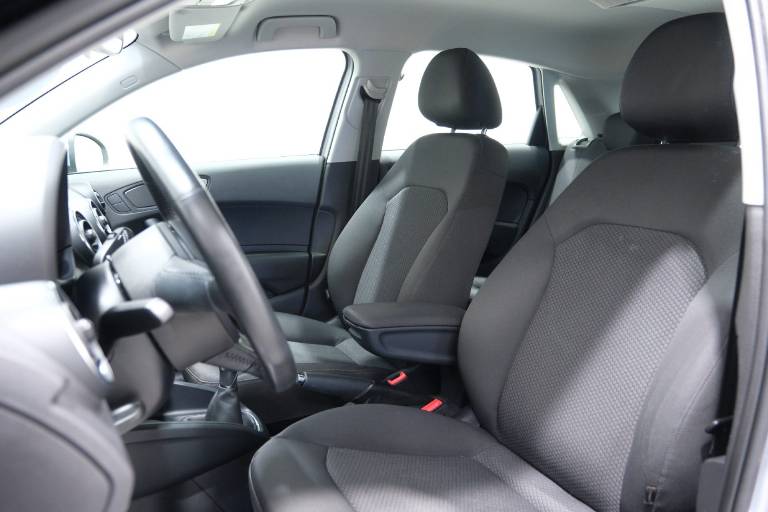 AUDI A1 6