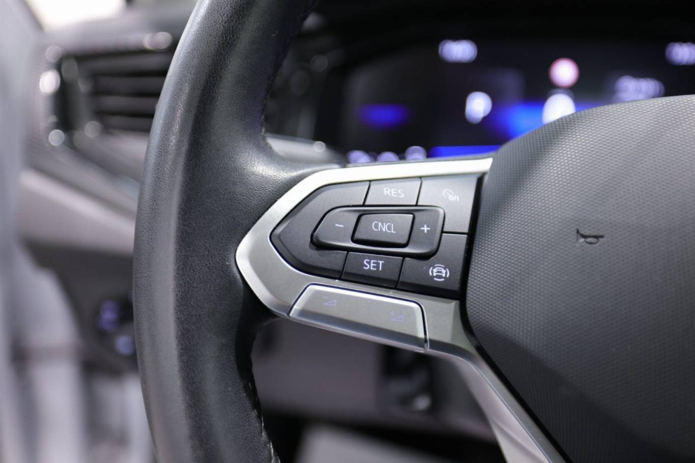 VOLKSWAGEN Polo 21