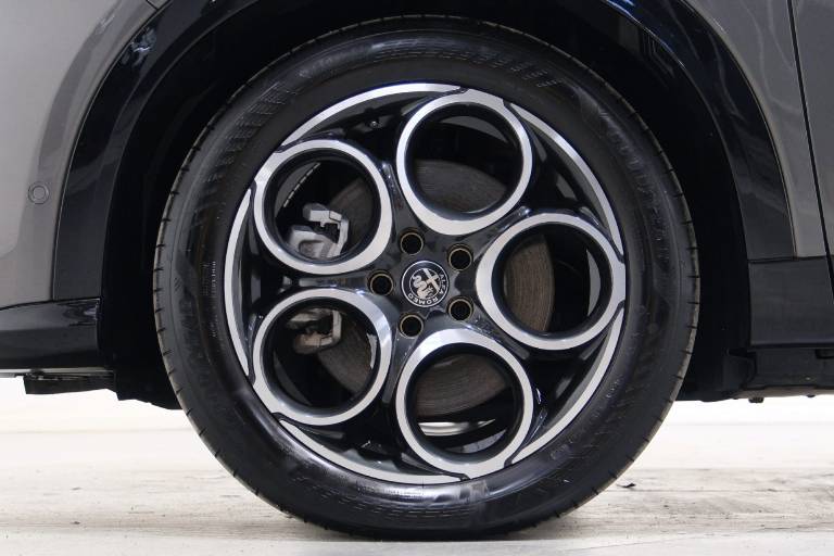 ALFA ROMEO Tonale 15