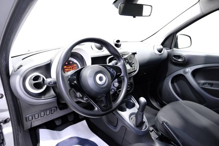 SMART ForFour 5