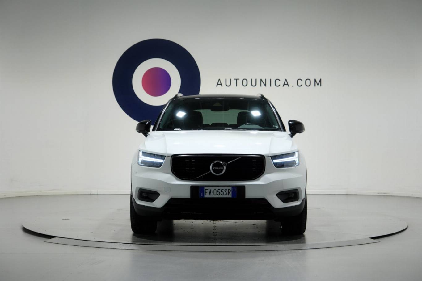 VOLVO XC40 2
