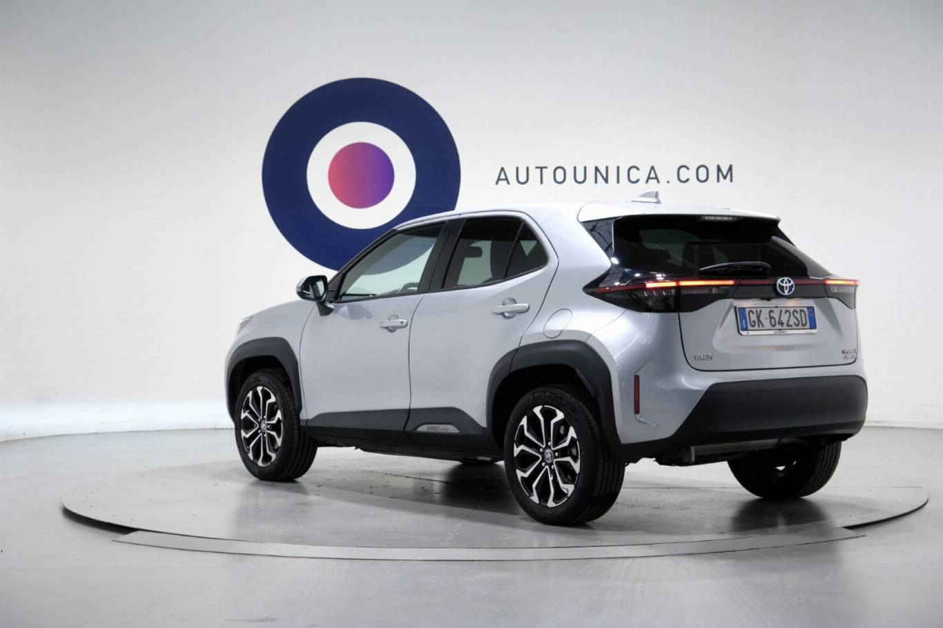 TOYOTA Yaris Cross 16