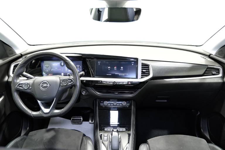 OPEL Grandland 11
