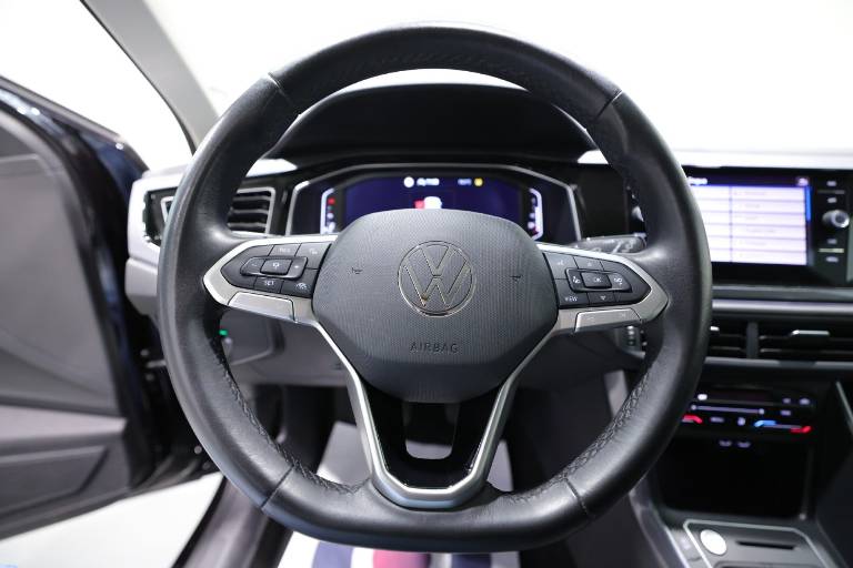 VOLKSWAGEN Polo 7