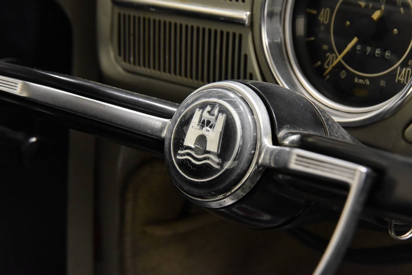 VOLKSWAGEN Maggiolino 27