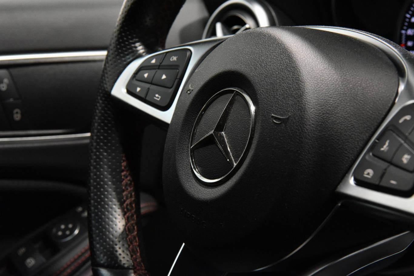 MERCEDES-BENZ A 200 24