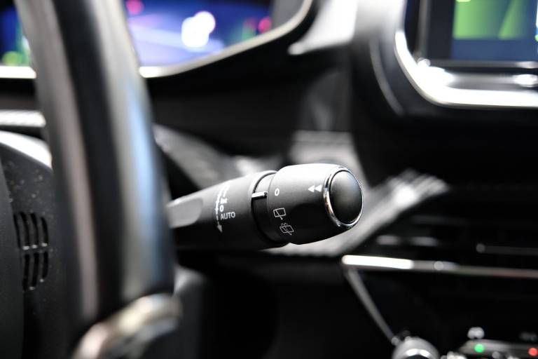 PEUGEOT 208 25