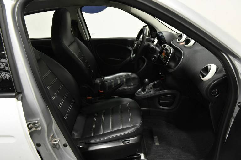 SMART ForFour 21