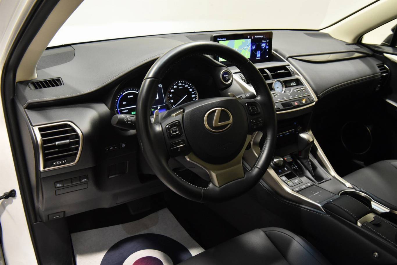 LEXUS NX 300 3