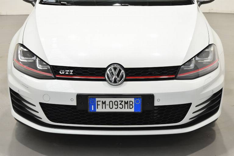 VOLKSWAGEN Golf GTI 50