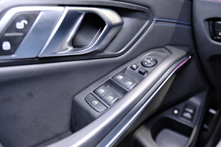BMW 320 34
