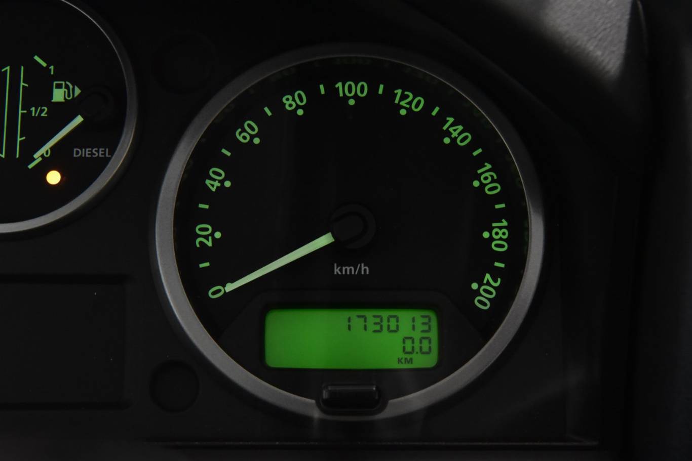 LAND ROVER Defender 23